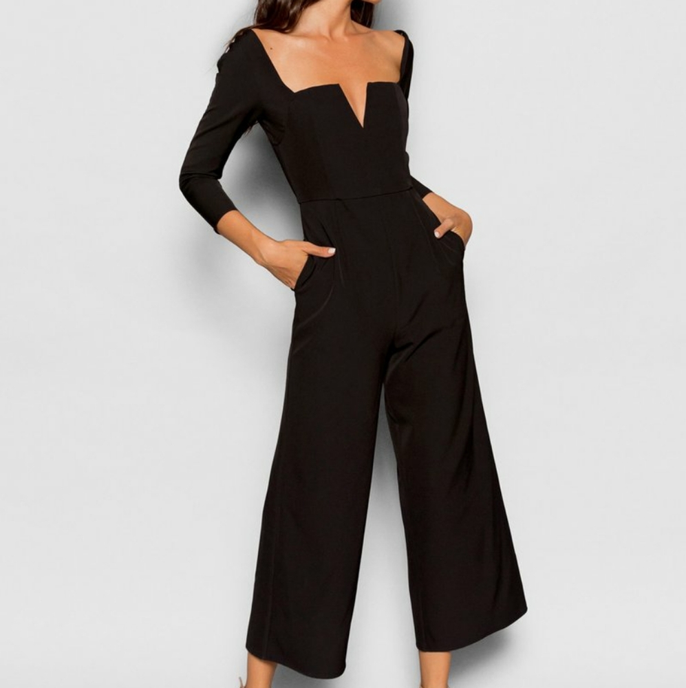 Elegant Black Jumpsuit - Picture 1 of 4